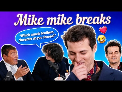 Mike Mike can't hold his laughter during debate🤣🤣💕