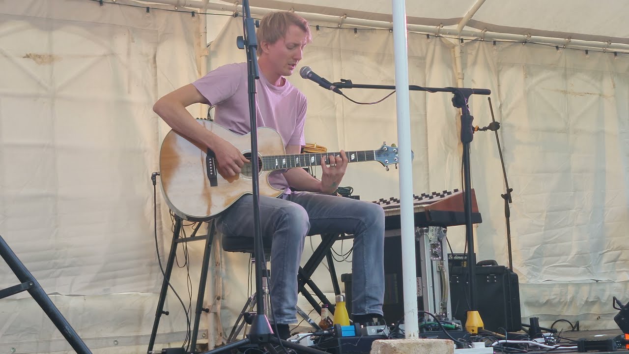 Ver Howard James Kenny - Digits Point (live at Edge of the River festival - 28th August 21) no YouTube Ver Howard James Kenny - Digits Point (live at Edge of the River festival - 28th August 21) no YouTube