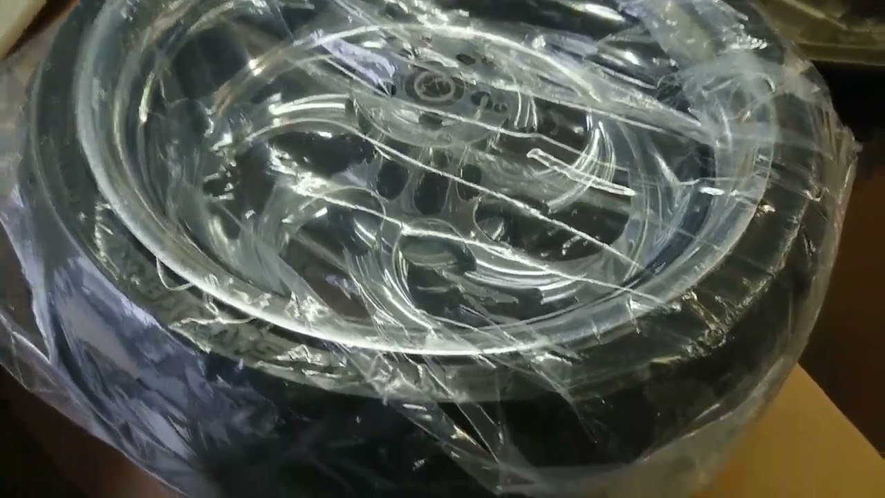 M109R 280タイヤホイール