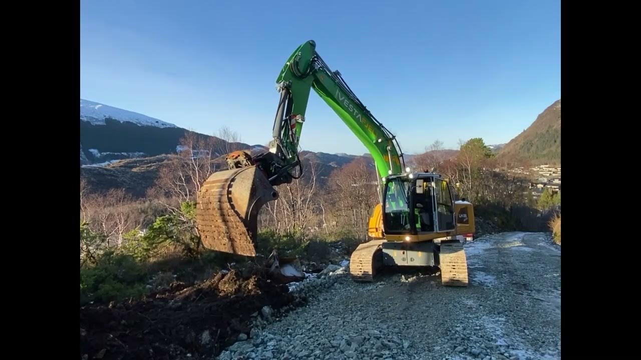 Liebherr LH26 EC - YouTube