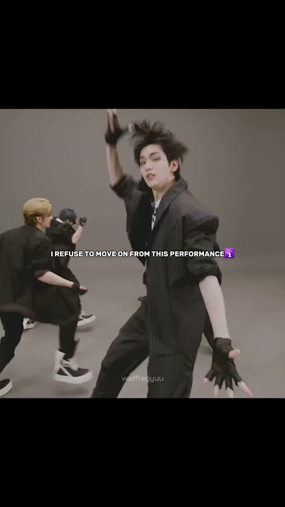 TXT's Upside Down Kiss performance is INSANE🛐🛐 #tommorrowxtogether #txt #tmoa