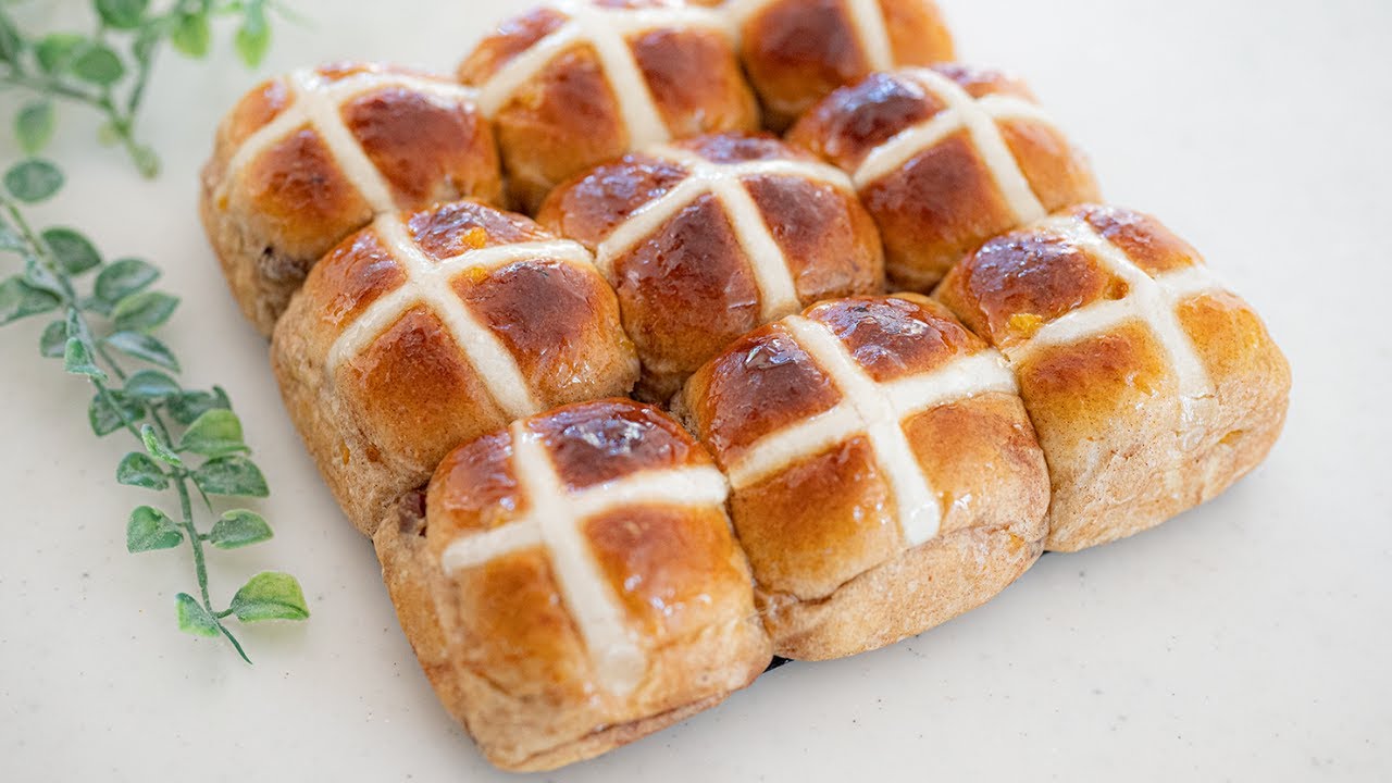 The Best HOT CROSS BUNS | No-knead Tang Zhong Method | Super fluffy and moist! | Kitchen Princess Bamboo