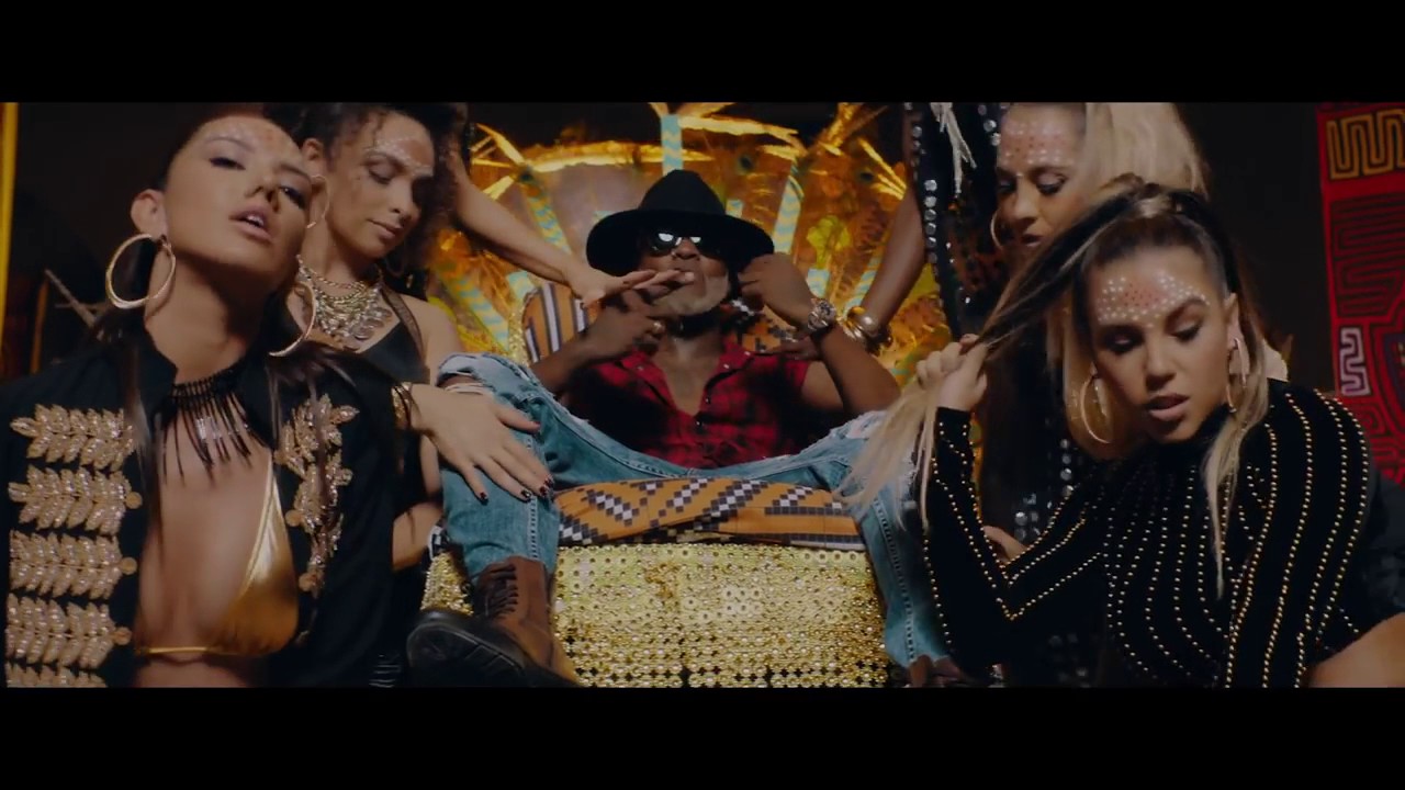 William клипы. William клипы. Робби уильямс рок диджей клип. William клипы. Pharrell williams come get it bae.