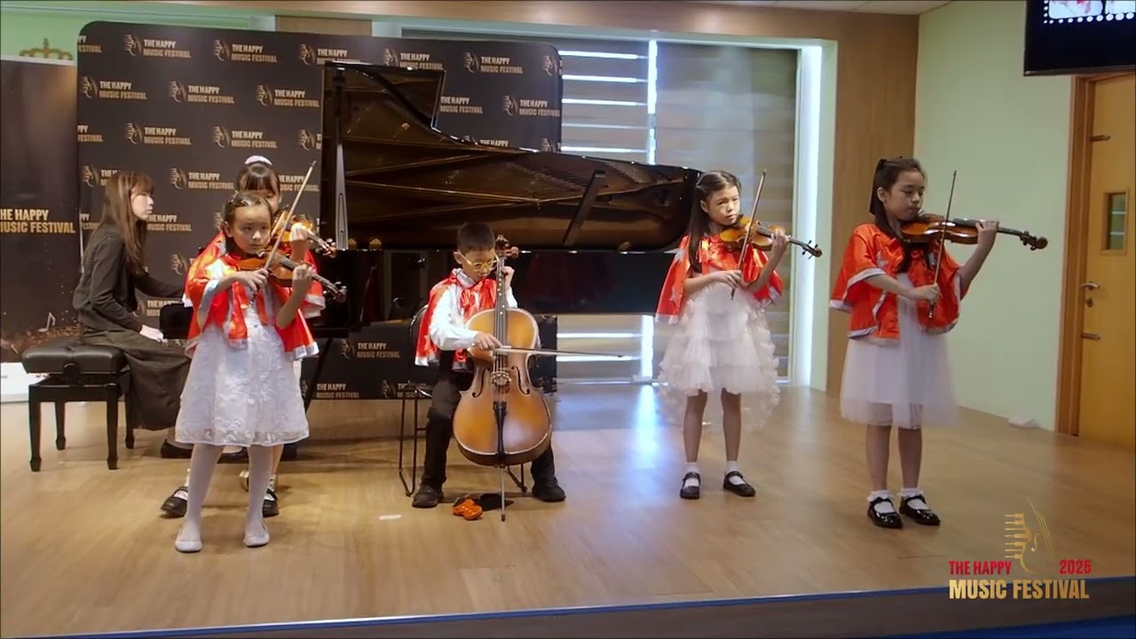 Muckentanz by Andrea Holzer Rhomberg Ensemble Open - The Happy