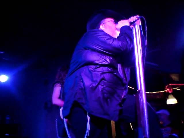 Regardez TEXAS HIPPIE COALITION - Don't Come Lookin' - LIVE sur YouTube