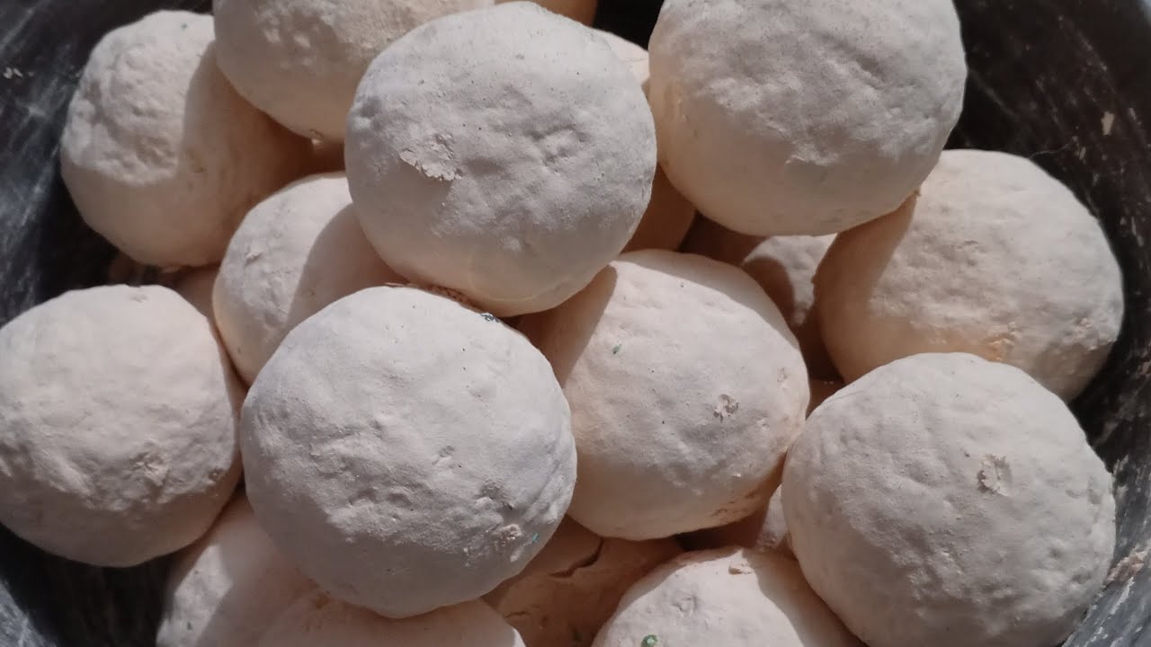 Gym Chalk Balls crushing in water 💦🌊