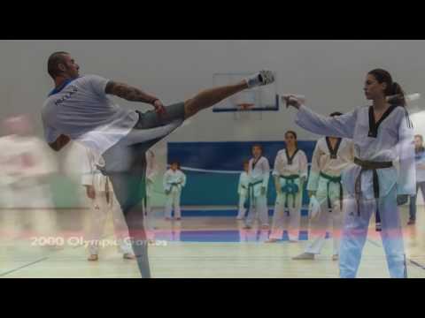O Ολυμπιονίκης Αλέξανδρος Νικολαΐδης διδάσκει Tae Kwon Do στα Εκπαιδευτήρια Ε. Μαντουλίδη