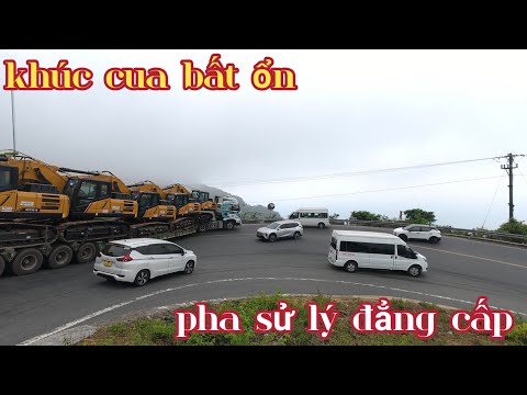 XE ĐẦU KÉO VỚI 5 MÁY XÚC VƯỢT KHÚC CUA GẤP KỸ NĂNG CỦA TÀI XẾ LÀ QUÁ ĐỈNH 