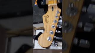 GUITARRA FENDER MIM STRATOCASTER VINTAGE WHITE