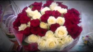 Букет цветов из 51 красной и белой розы! | Bouquet of 51 red and white roses!