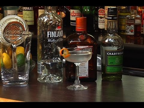 Video: Hur Man Gör En Te-baserad Alkoholhaltig Cocktail