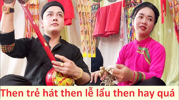 Dan zingen Thang en Dan Ngoc tijdens de Dan hotpotceremonie op 13 augustus