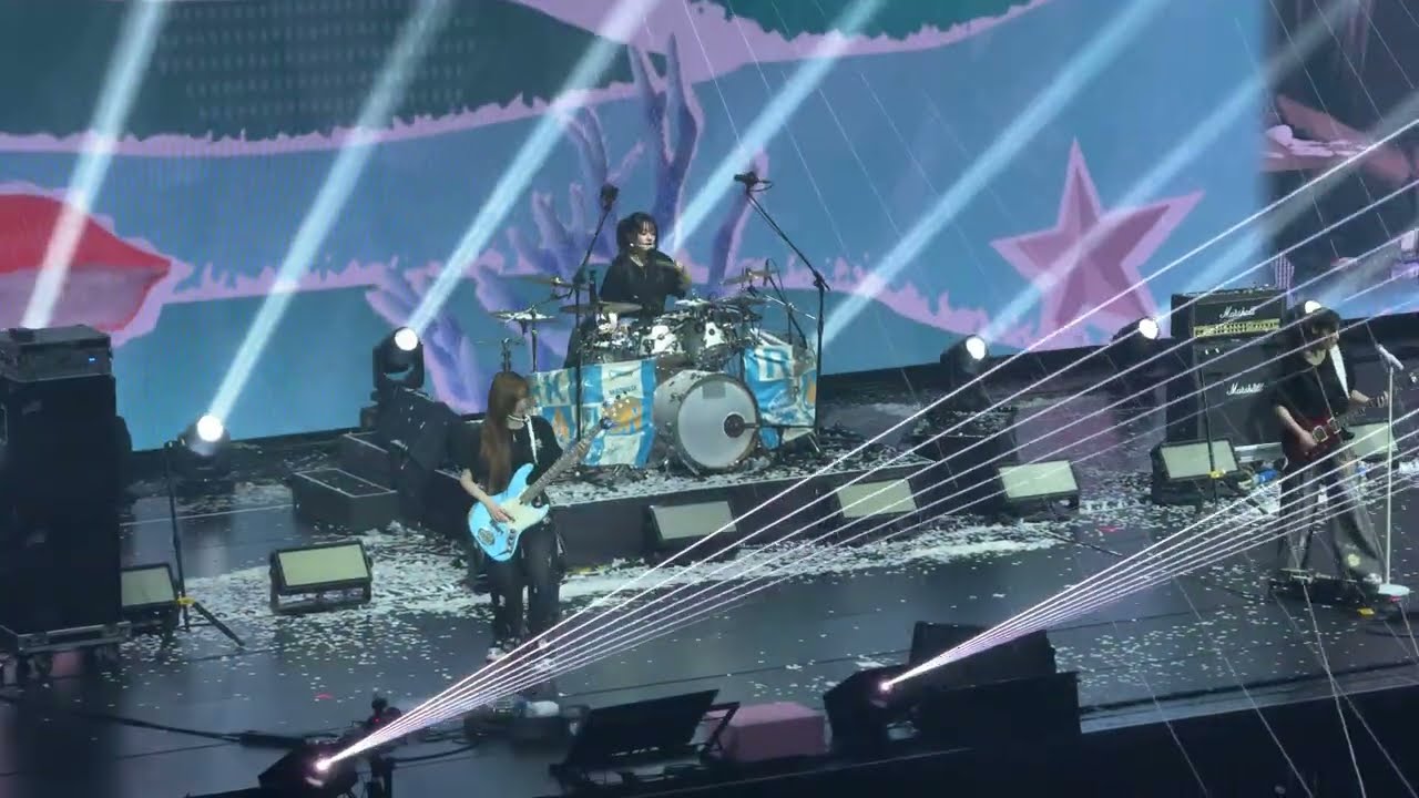 2026.02.15 QWER - 청춘서약 (Youth Promise) #QWER#KBand#KpopLive#台北演唱會