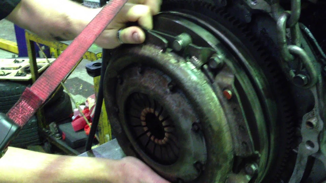 UMR Engines Slacks Creek showing dual mass clutch flywheel YouTube