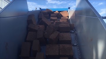 CM200 with automatic pallet infeed