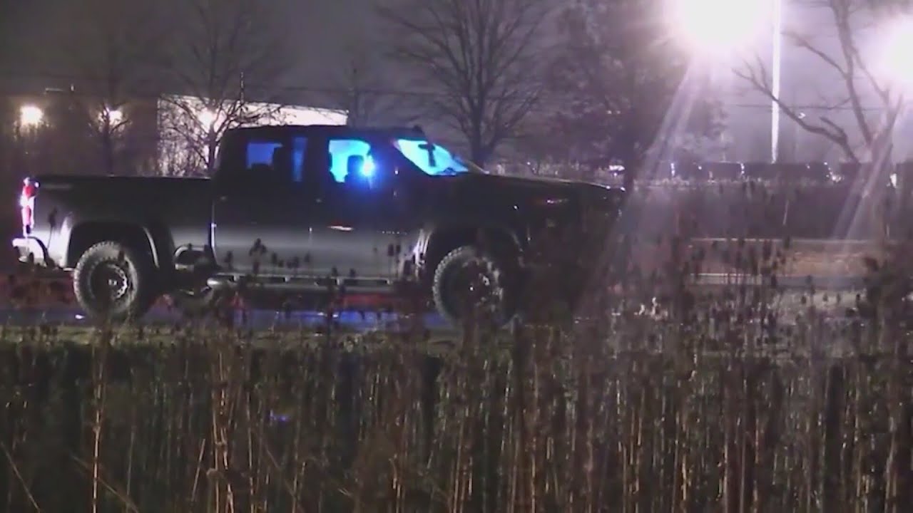 ISP: Trooper dies after being hit by a pickup truck on I-55 - YouTube