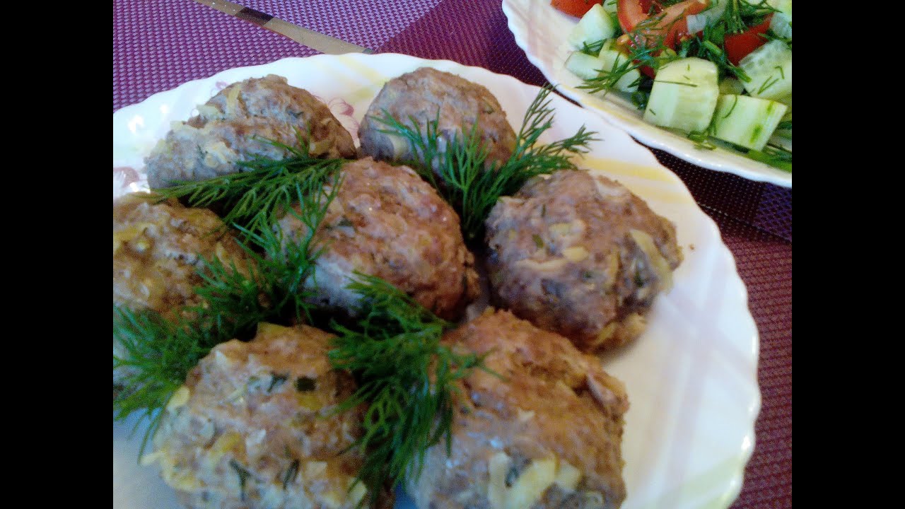 Котлеты из фарша и кабачков на пару.Вкусно и очень полезно.