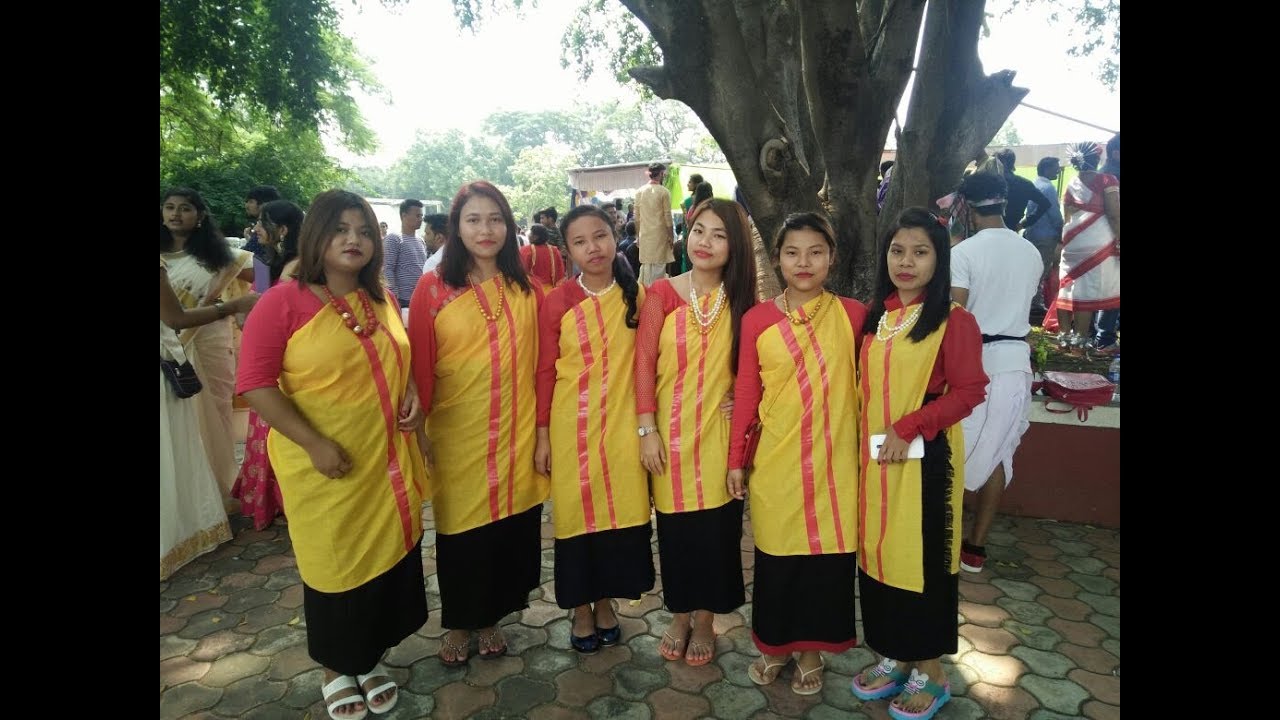 spicer-adventist-university-cultural-day-2017-a-folk-dance-performed