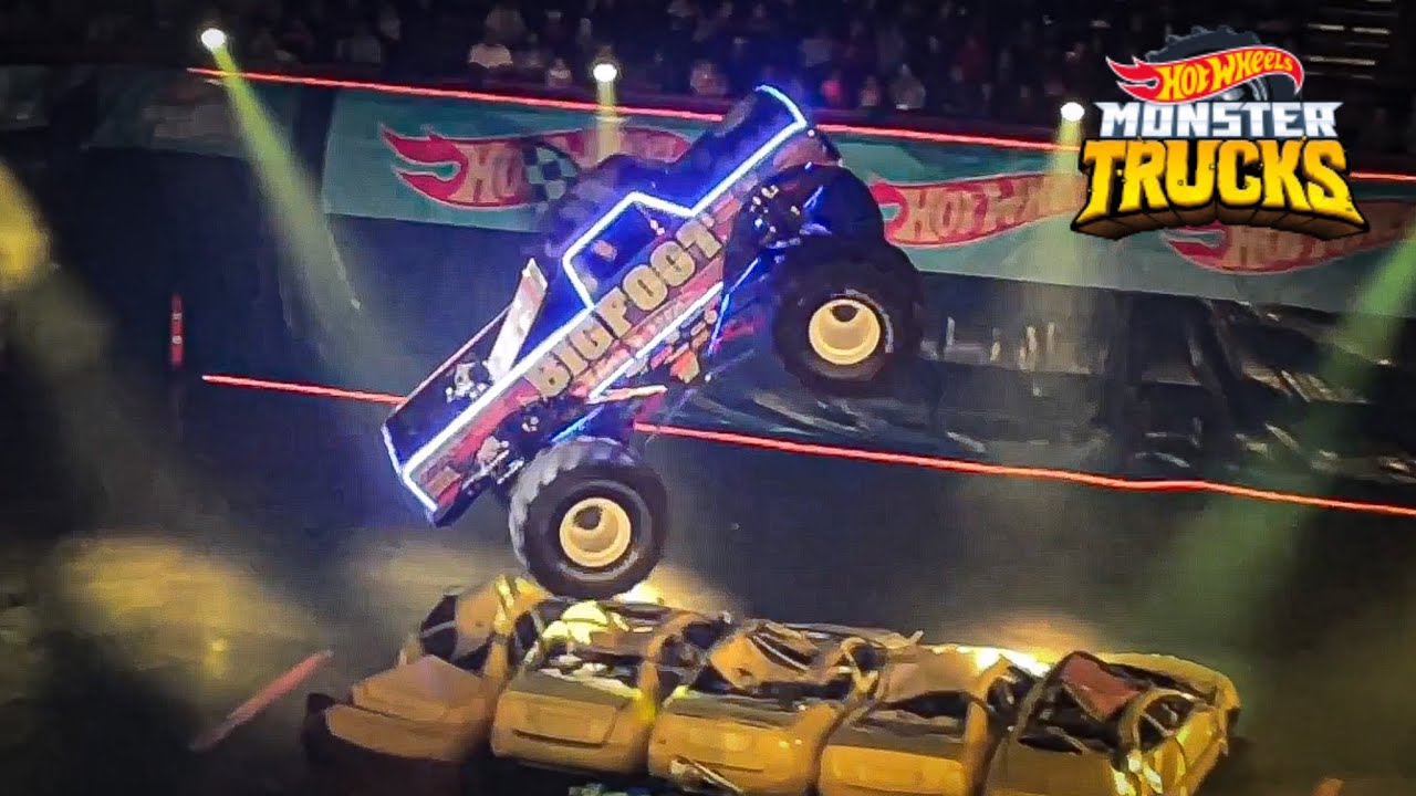 HOT WHEELS GLOW PARTY MONSTER TRUCKS LIVE*¨