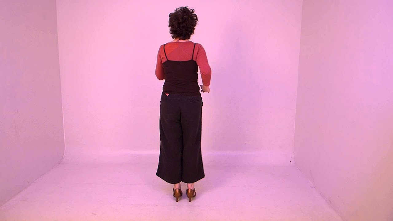 Salsa Beginners Footwork - Back Step - with Salsa Lee - YouTube