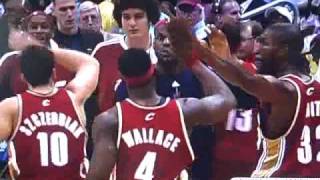 Wally Szczerbiak dunks....lol
