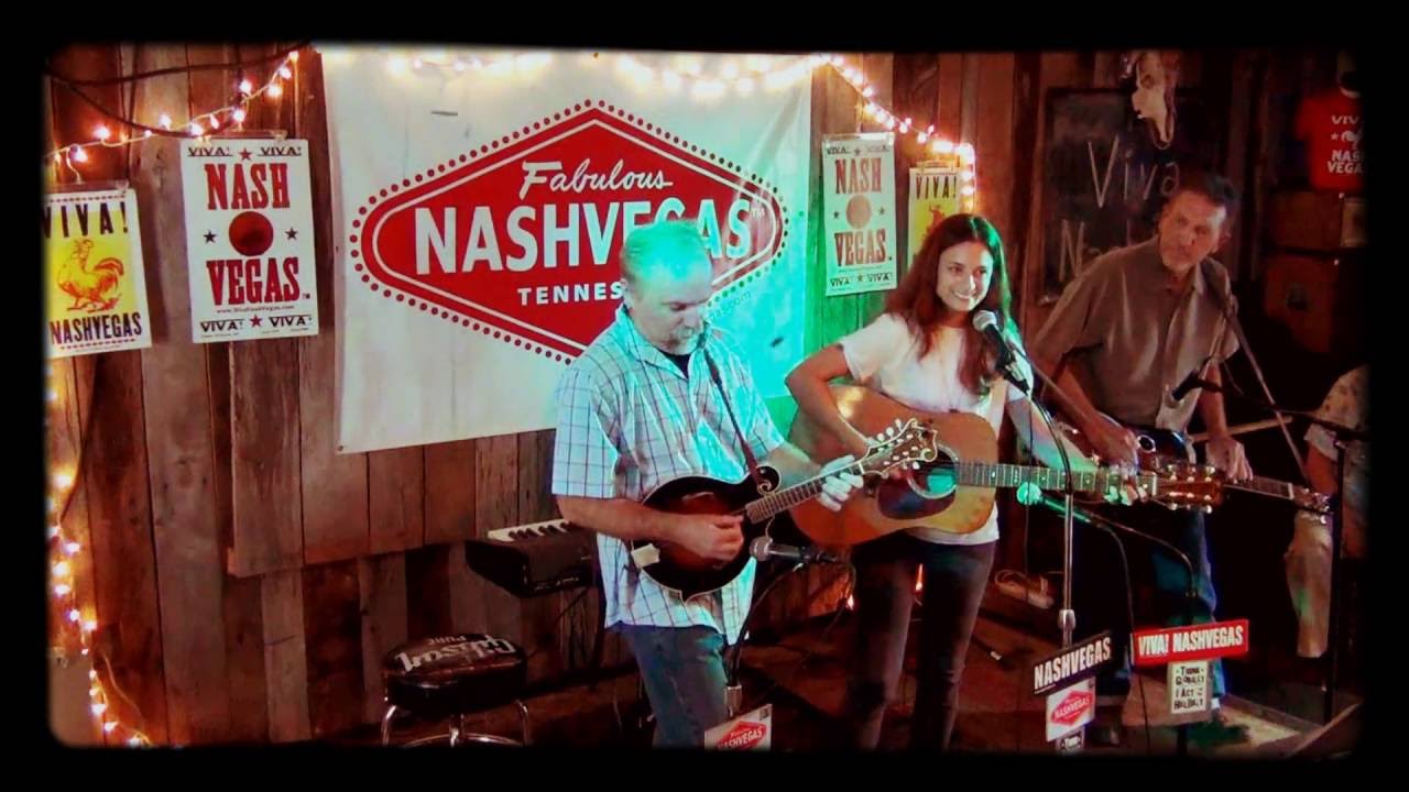 americana salon Amanda Fields: 