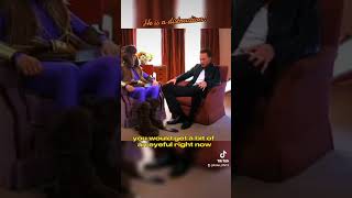The way he sits is a distraction!!#hiddlestoners #hiddleston #tomhiddleston