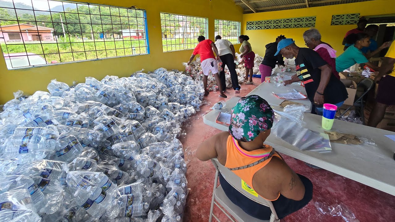 Мы работаем быстро. Почти закончили упаковывать.