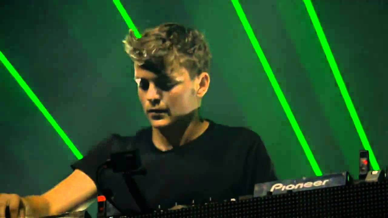 Martin Garrix feat. John \u0026 Michel - Now That I've Found You [Live at Sziget Festival 2015]