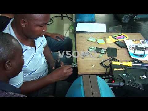 Video: Mafundi wa Kijapani wameunda simu 