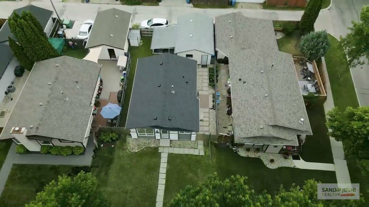 77 Devonshire Dr - Real Estate Showcase