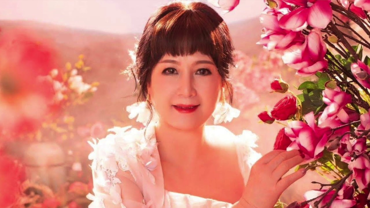 Watch Autumn Dream - Beautiful romantic original song, music written and piano played by Lisa Park. on YouTube Watch Autumn Dream - Beautiful romantic original song, music written and piano played by Lisa Park. on YouTube