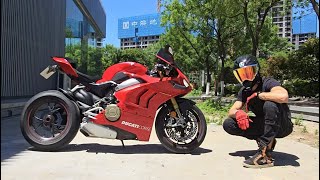 Ducati Panigale V4s vs a noob 0-100/200 acceleration (Street review)