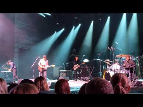 lovelytheband at The Anthem on Friday, April 6, 2018 - Broken