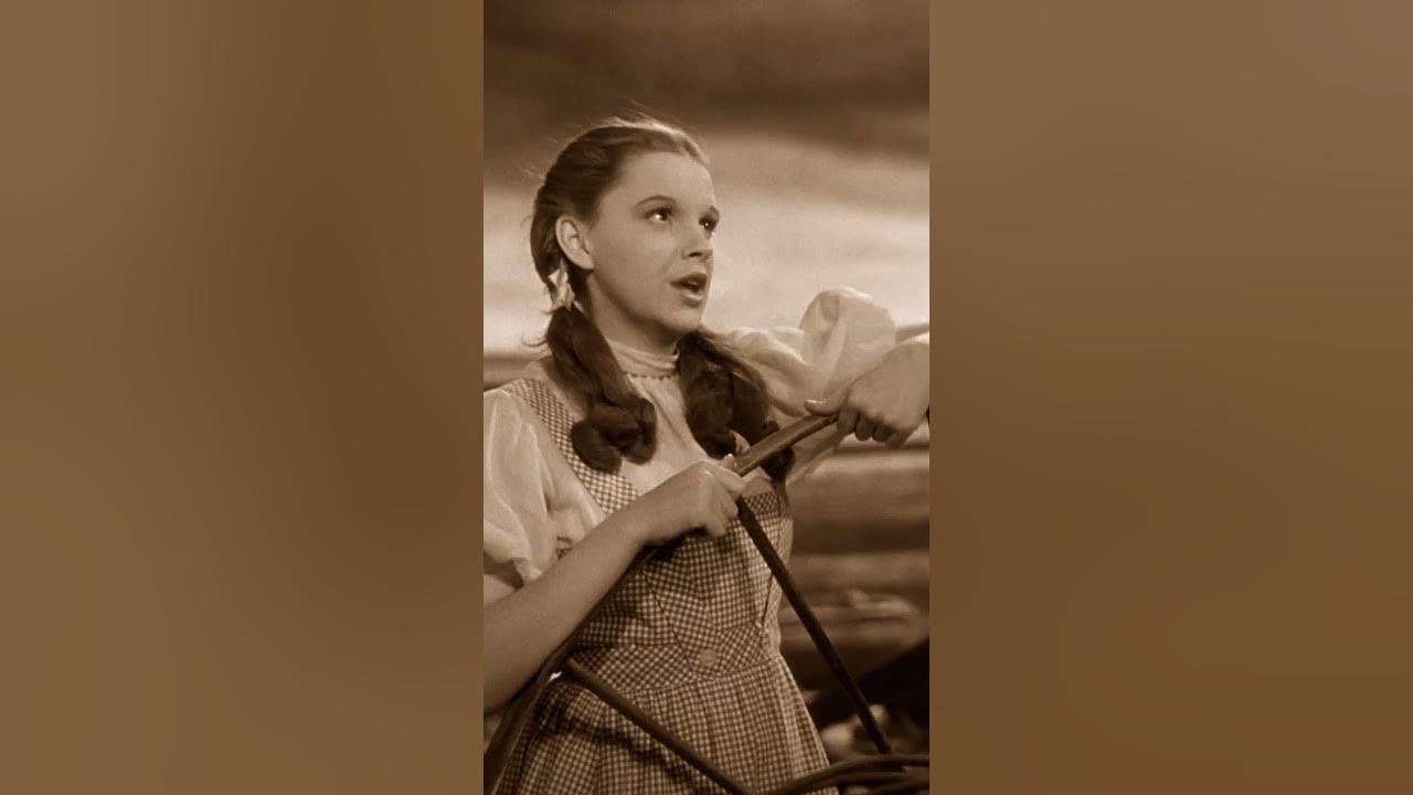Judy Garland singing Over The Rainbow #WizardOfOz #SomewhereOverTheRainbow