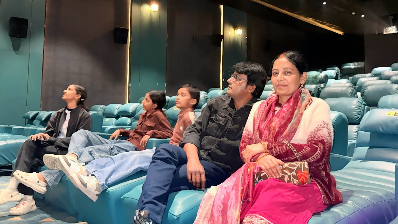 पहली बार सिनेमा हॉल में मूवी देखने गए 😍 Border 2 movie