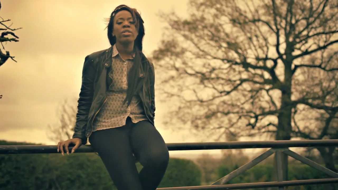 LOLA GODHELD FT. SEYI - DEAR LOVE (OFFICIAL VIDEO)