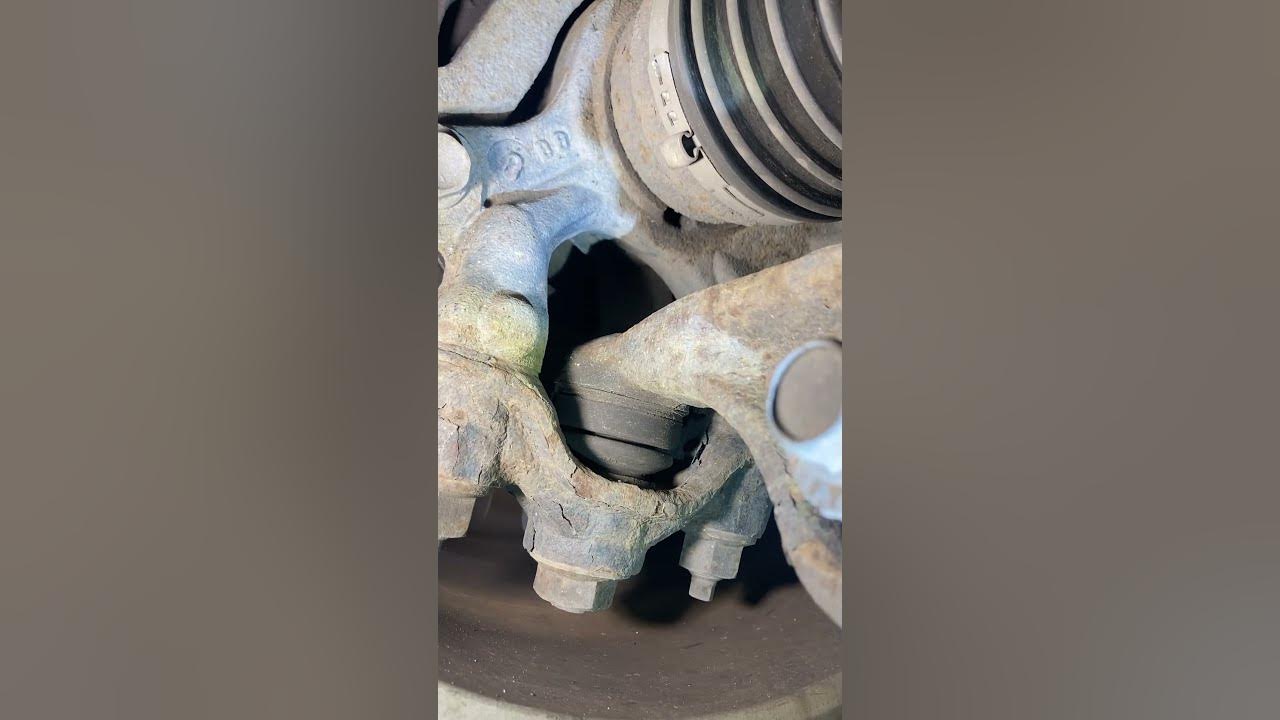 Loose wheel bearing causes fault in breaking system YouTube