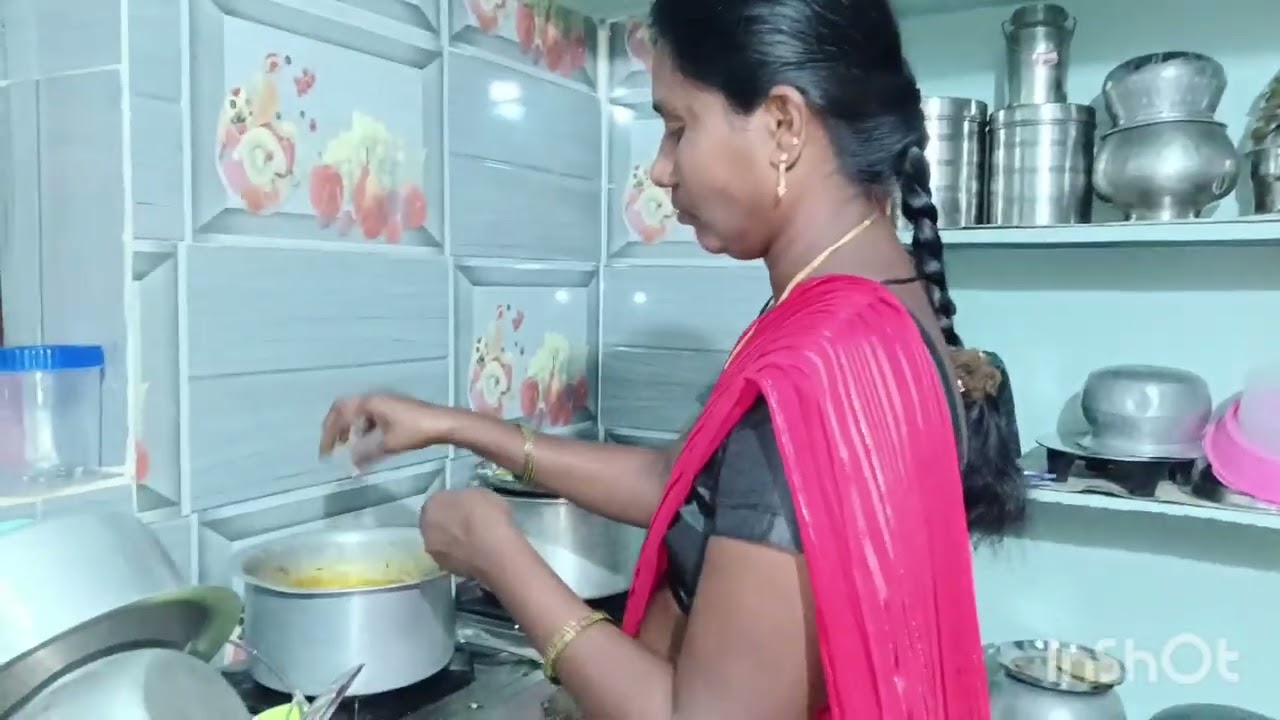 సండే స్పెషల్ గా చికెన్ బిర్యాని అయితే ప్రిపేర్ చేశానండి#please like and subscribe 