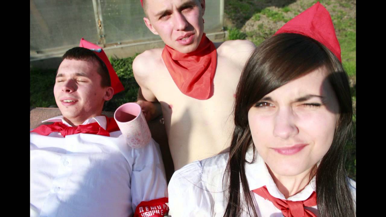 поздравление с 8 марта в стиле пионеров