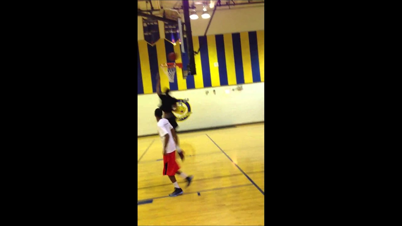 Kendrick Nunn Between The Legs Dunk!! - YouTube