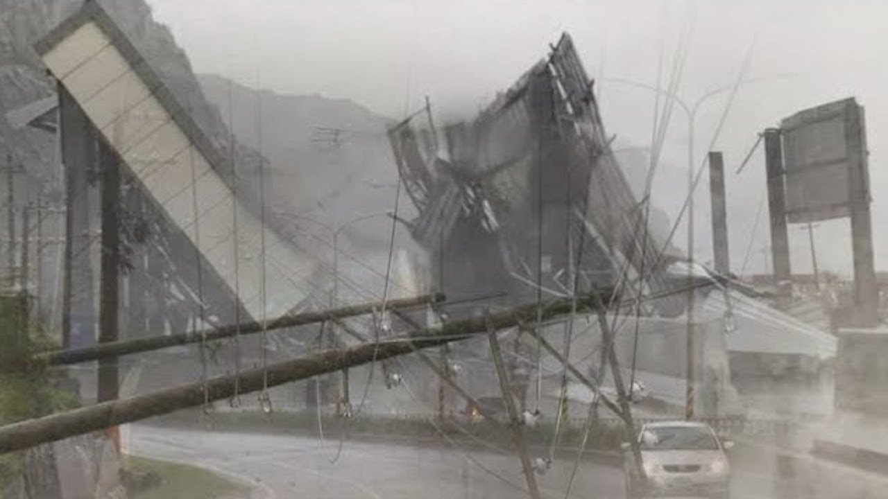 Scary Hurricane 'Elsa' Hits USA! Elsa Attacks Cedar Key Beach, Florida