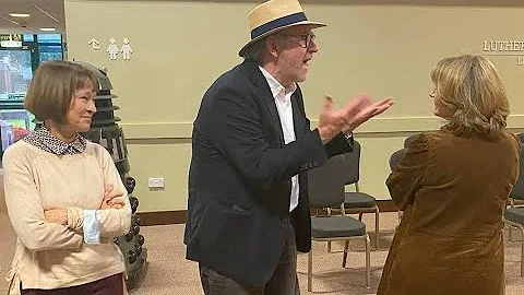 Peter Davison, Sarah Sutton and Janet Fielding int...
