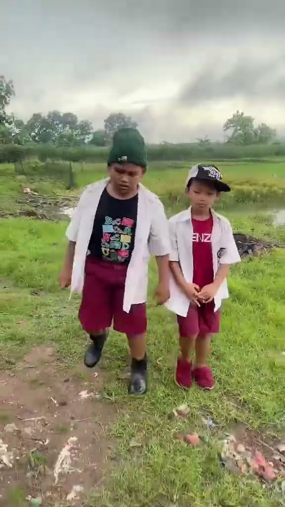 Vidio kocak dan gokil @nyaikembang1nyaikembang1 /akibat pulang sekolah gak langsung pulang ?