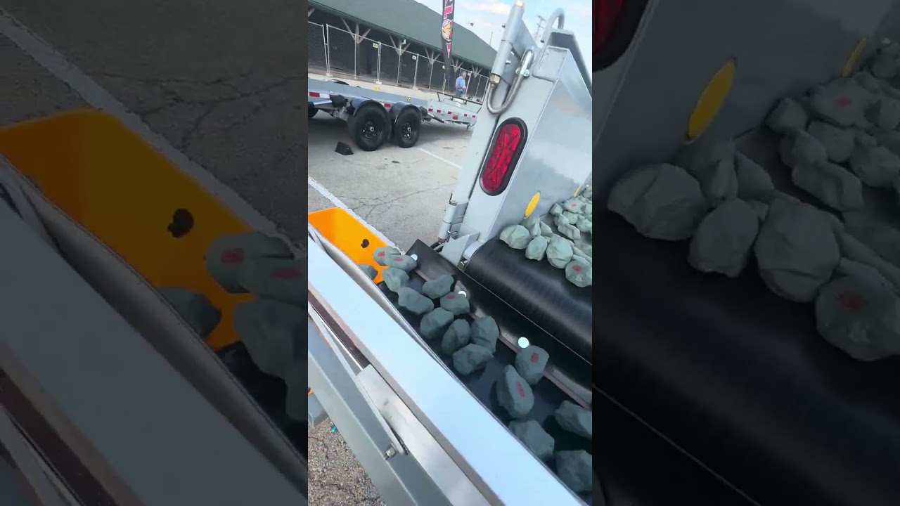 Rear End Side Discharge Attachment for the Ants Trailers 14/16 Live Bottom 