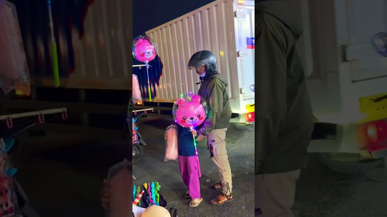 Dapet balon panda pink dan gulali besar pink lucu