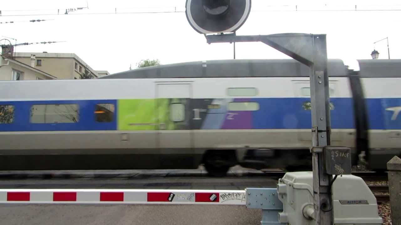 Passages à niveau N°9 et N°52 à Antony (92) et de la Gare de Gravigny Balizy (91)