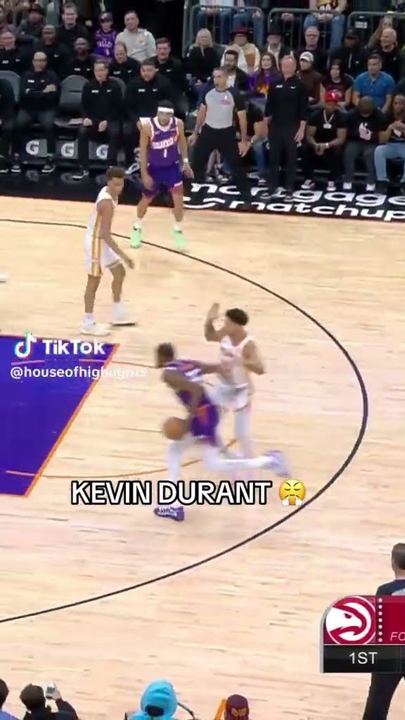 Take it to the paint #hoodnews #kevindurant #NBA #suns #dunk #basketball #shortvideo #omg #how #wow