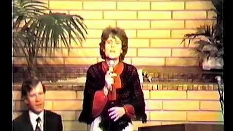 Cynthia Taylor - "He Looked Beyond My Faults"