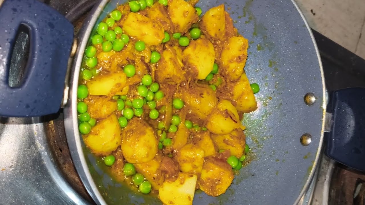 आलू मटर की सब्जी बनाएं 